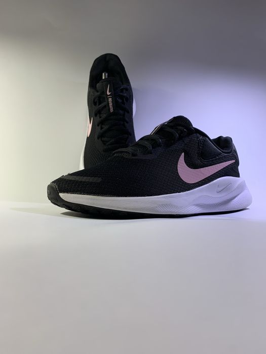40 розмір  Nike Revolution 7