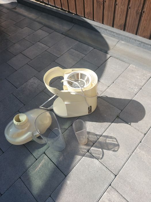 Кухонний комбайн соковижималка