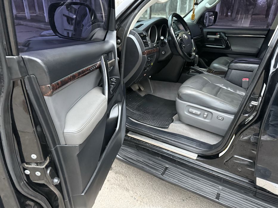 Toyota Lend Cruiser 200, 4.7 Газ/Бенз.