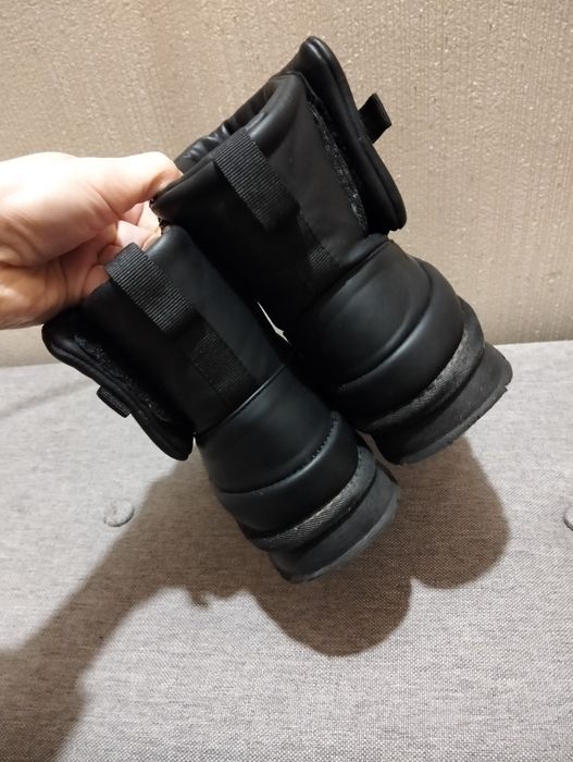 Зимние сапоги дутики на мальчика 31р.19см