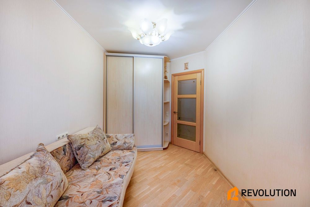 Без% Р.Шухевича 26в 2к з ремонтом, чудовий стан !