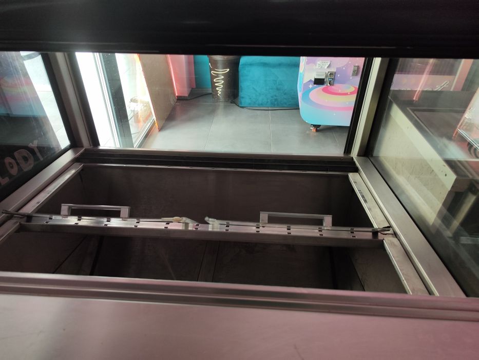 Witryna do lodów Lenari