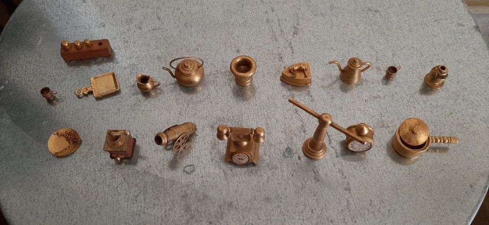 Miniaturas em Latão