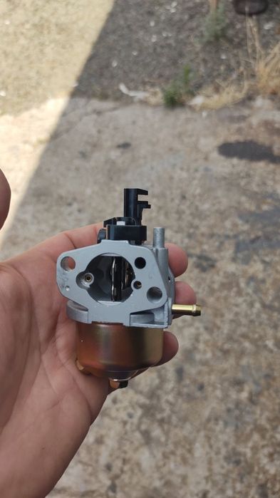 Карбюратор на бензогенератор.