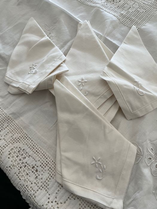 Conjunto de toalhas em renda e linho