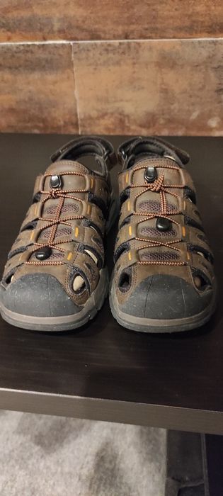 Sandálias Skechers 42