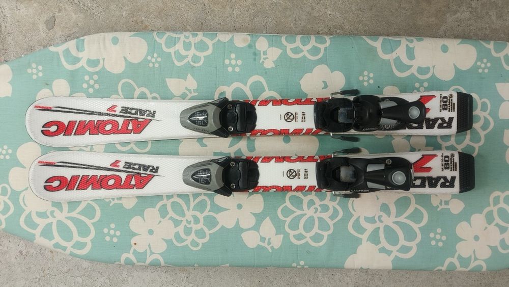 Narty, buty, kask narciarski dla dziecka  5-6 lat