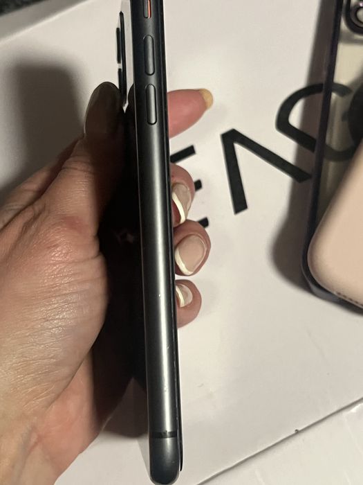 Айфон 11 64 гб ідеальний стан