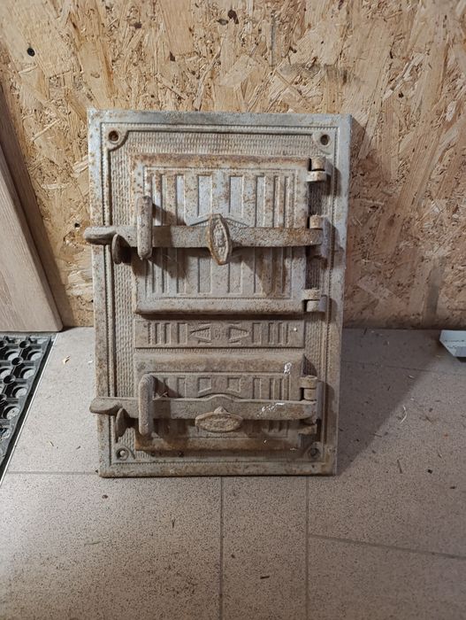 Drzwiczki żeliwne do pieca kaflowego