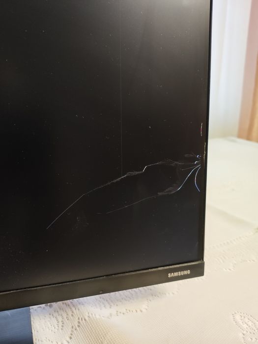 Монітор: Samsung F27T450FQI
Діагональ: 27"