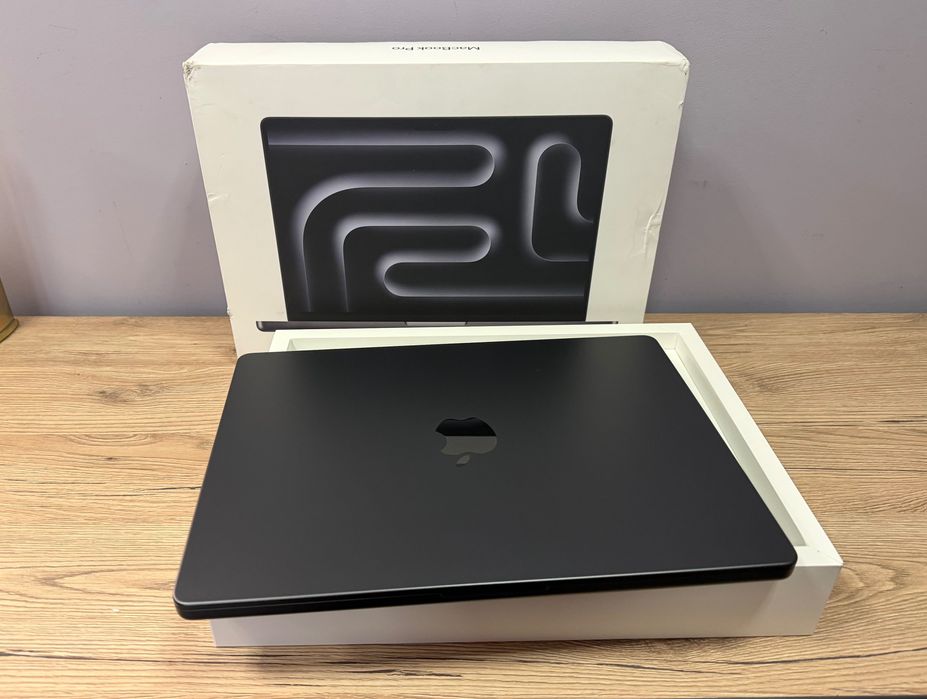 MacBook Pro 14 M5/10 CPU/ 10 GPU/ 24 ram/ 1TB Space Black MDE34