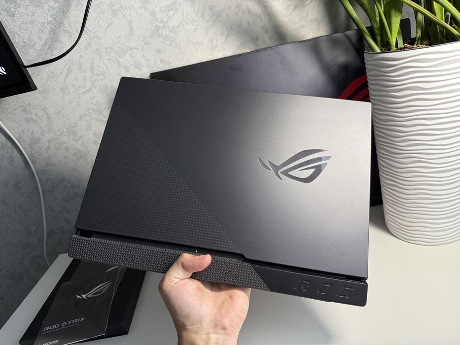 Asus Rog Strix/RTX3060-6GB/Ryzen-7/16GB/144Hz/Ноутбук