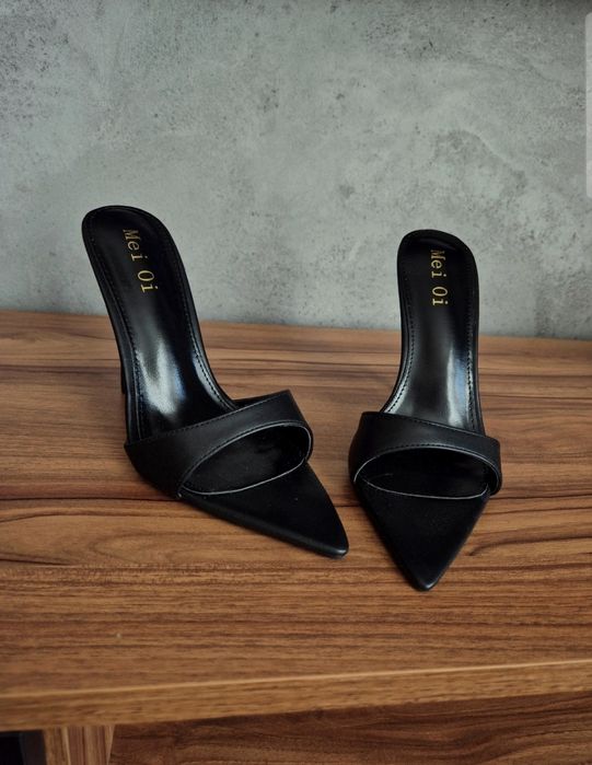 Nowe czarne eleganckie klapki na szpilce