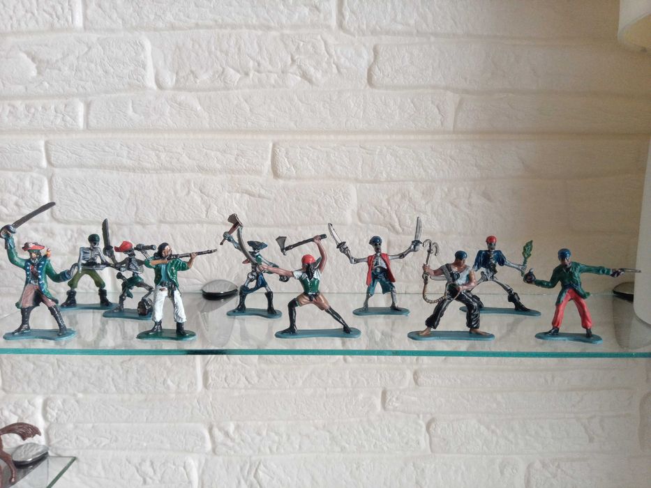 Пірати Карибів, набір фігурок . пираты,набор коллекционных фигурок