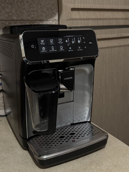 Кофемашина Philips 3200 LatteGo