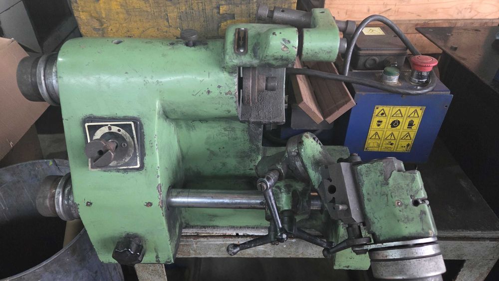 Máquina afiadora de fresas