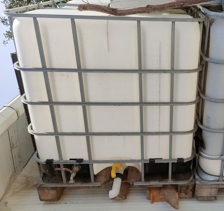 Depósito / Cuba 1000L IBC em Estrutura Galvanizada (Com Torneira)