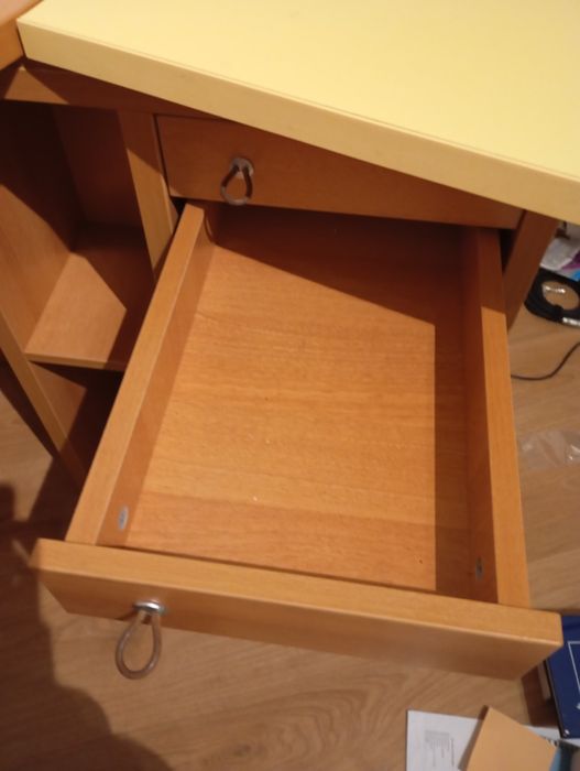 Secretária de madeira