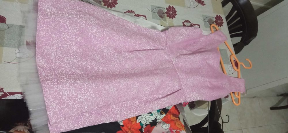 vendo vestidos novos