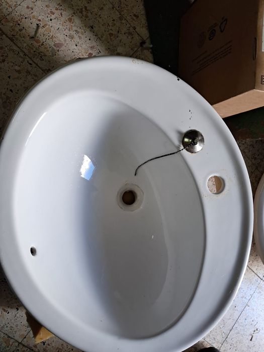 Vendo lavatório casa de banho