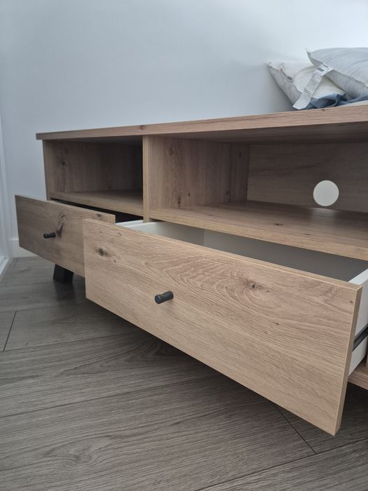Móvel TV 138 cm, com 2 gavetas e 1 porta