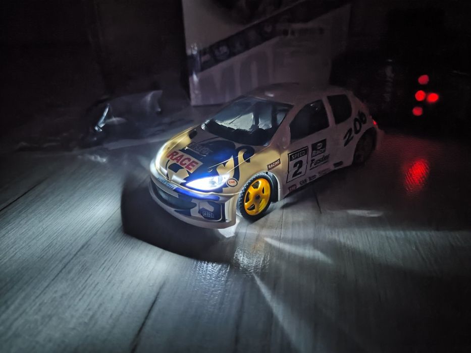 Samochód Peugeot 206 Classic WRC z wbudowanym żyroskopem do DRIFTU RC