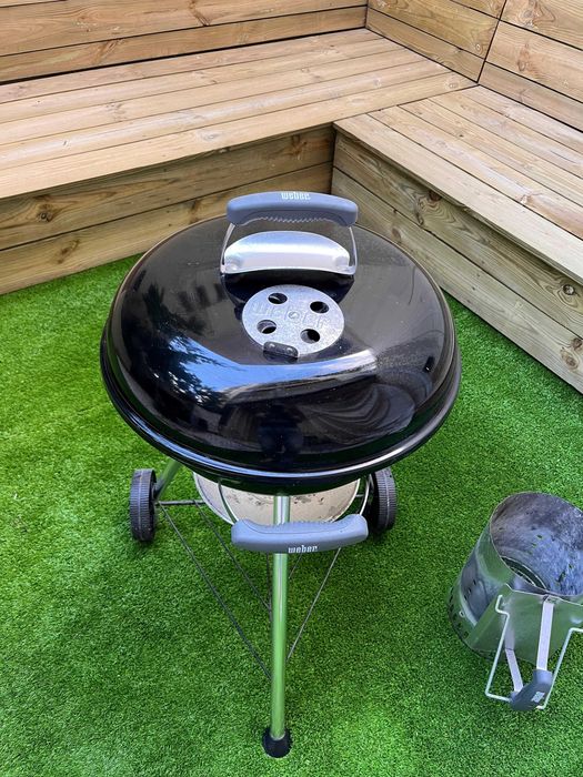Grelhador Weber Compact Kettle 47 cm + chaminé + acessórios