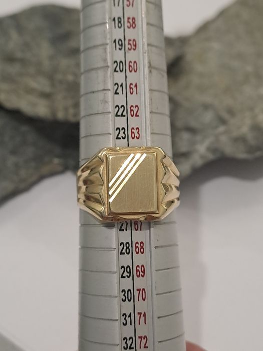 Piękny złoty sygnet pr.585 Stan idealny roz.26