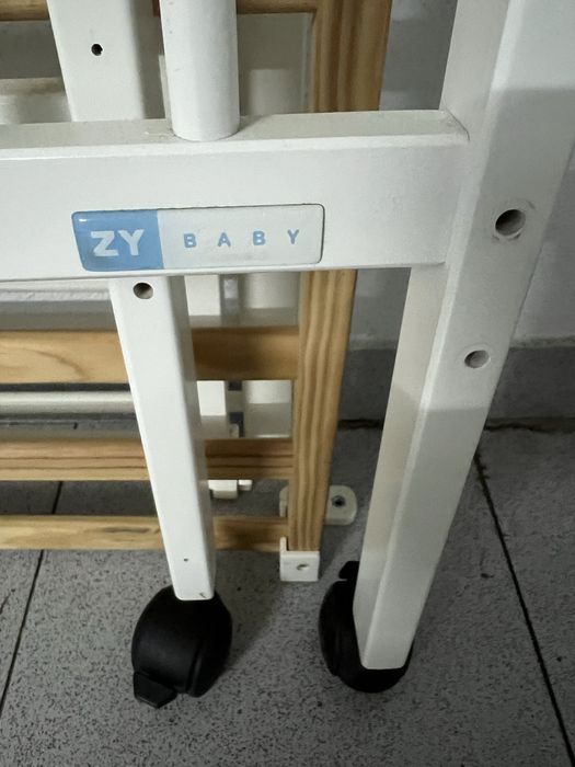 Cama de grades da Zippy 120x60 e colchão