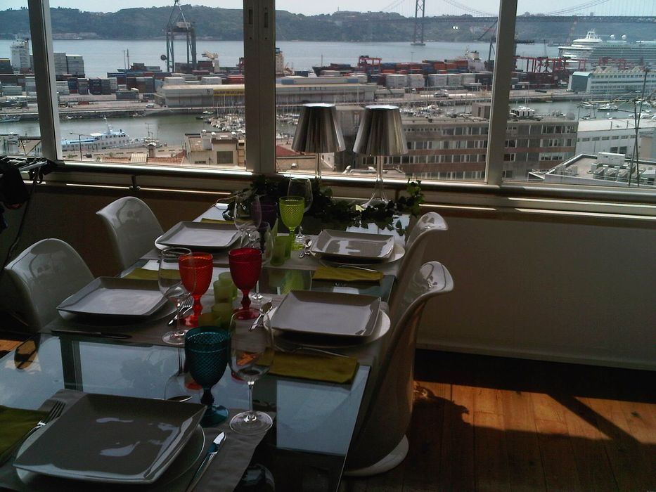 Mesa de Jantar Tampo de Vidro Design Isbone