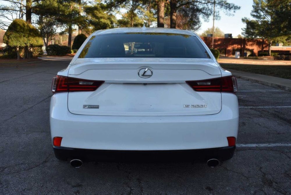 Lexus IS 200t      2016