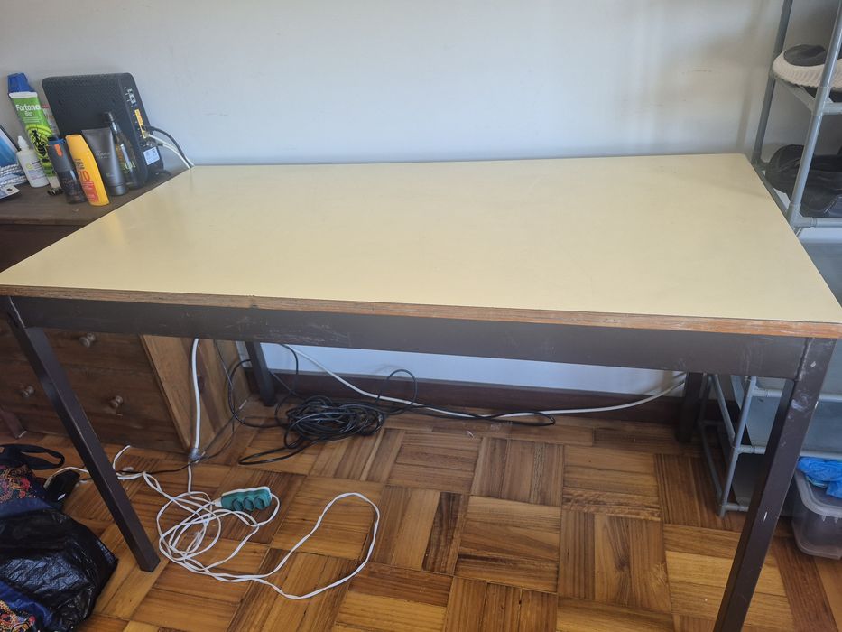 Mesa em ferro maciço486488610355947531