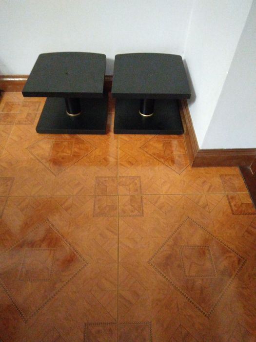 Suportes para alto-falantes