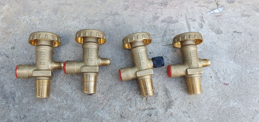 Вентиль фреоновый.