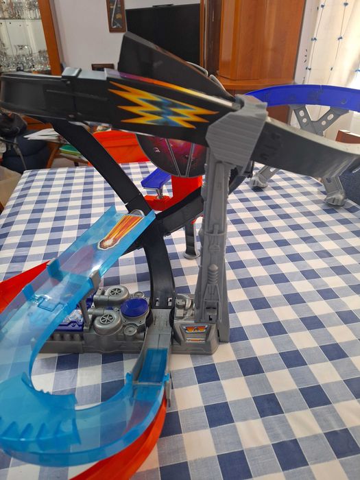pista de carros hotweels