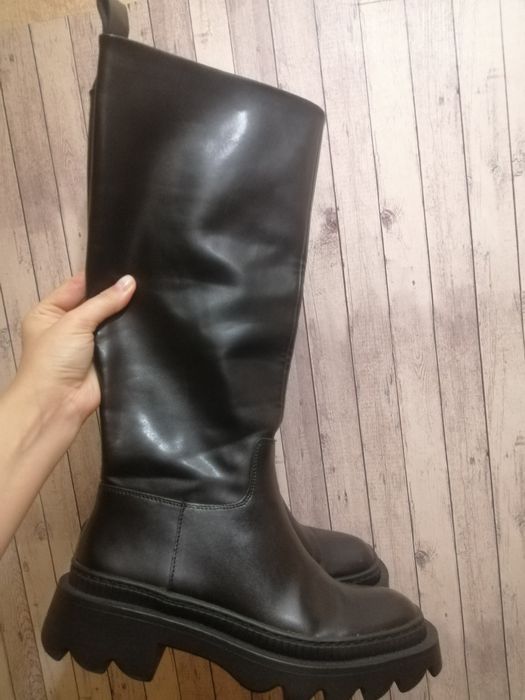 Чорні чоботи труби MNG