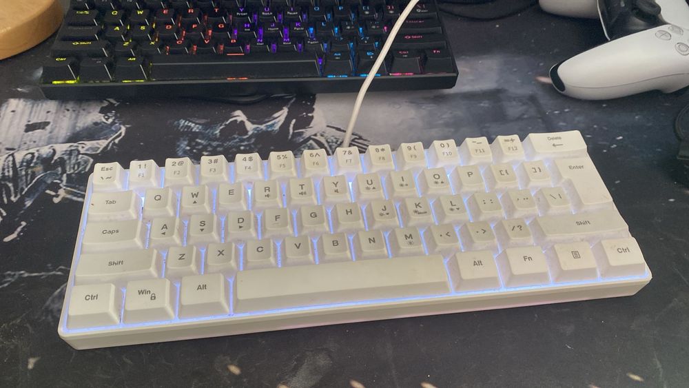 Teclado  (NÃO MECANICO)