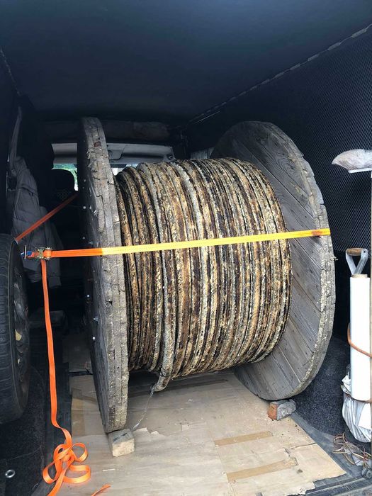 Вантажне таксі Бонд