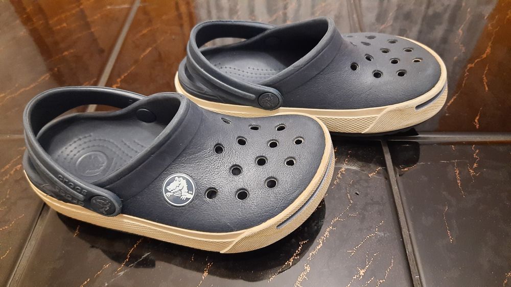 Crocsy 8/9 r 24  wewnątrz 15,5 cm