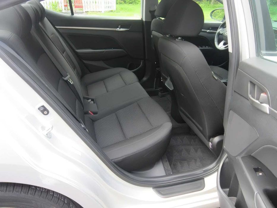 Hyundai Elantra Limited      2019