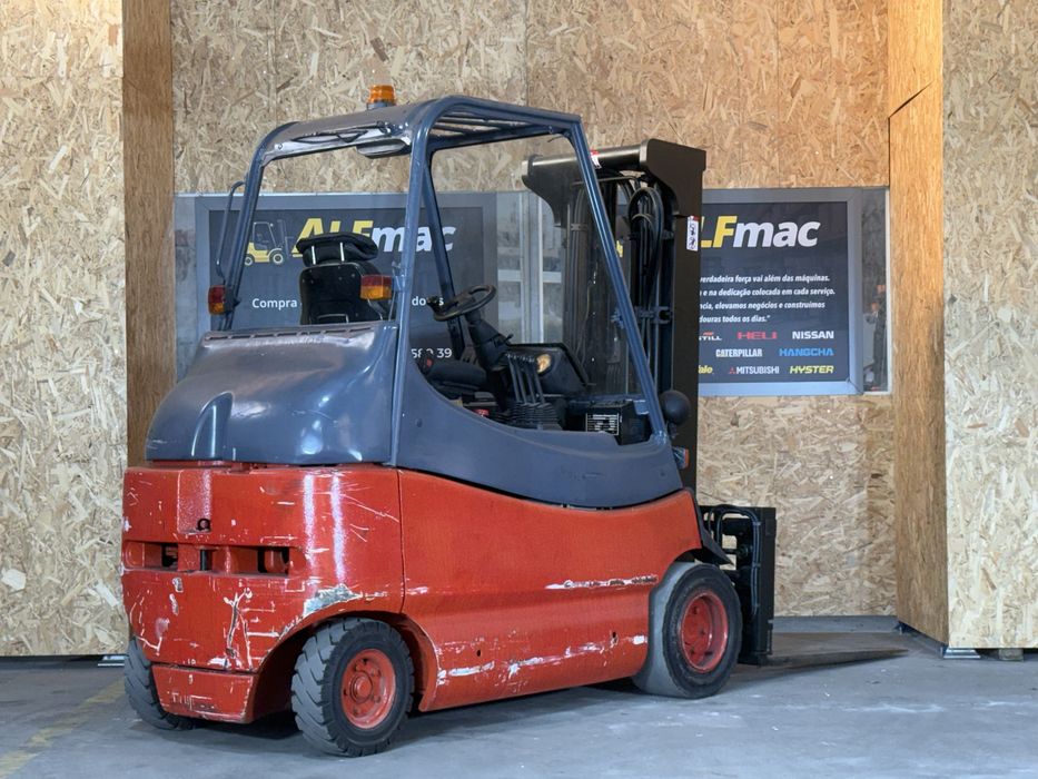 Empilhador Linde eletrico E30