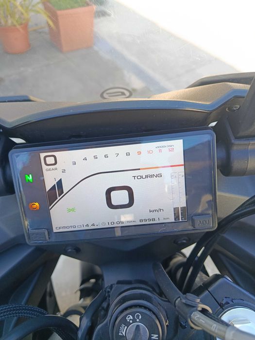 Vendo CFMOTO 650GT – 649 cc, apenas 8.000 km, como nova!