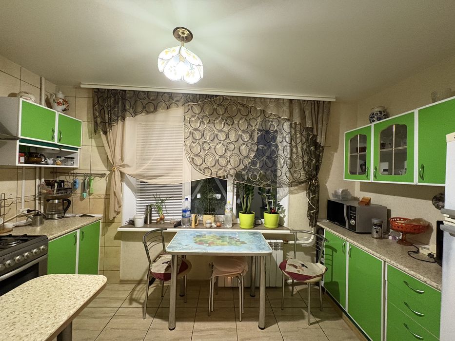 27000 у.о Продаж 3 кім квартири вул Богдана Завади 7/9