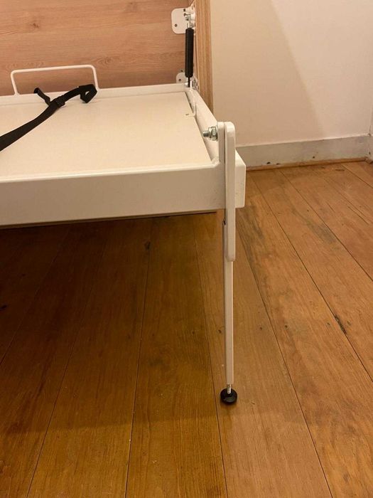 Móvel de parede com cama rebatível