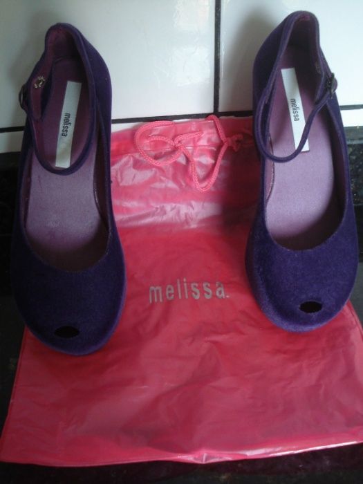 Melissa Wedge Flocada