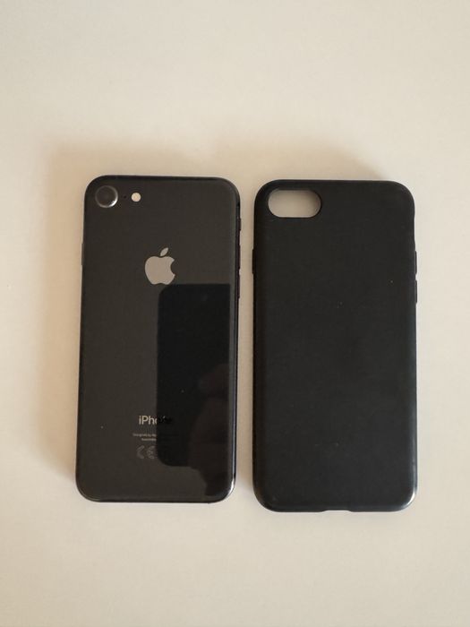 iPhone 8 128GB, case + folia