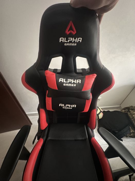 Cadeira gaming, Alpha Gamer vermelha e preta