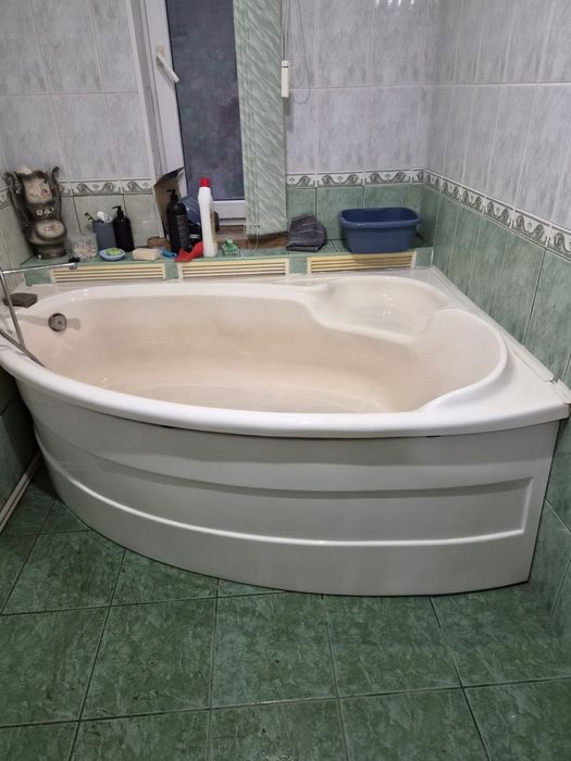 Кутова ванна б/у