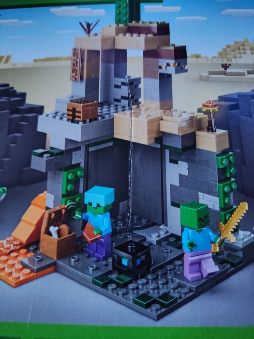 LEGO Minecraft Loch zombie