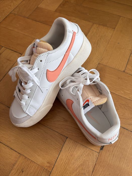 Кросівки nike в гарному стані